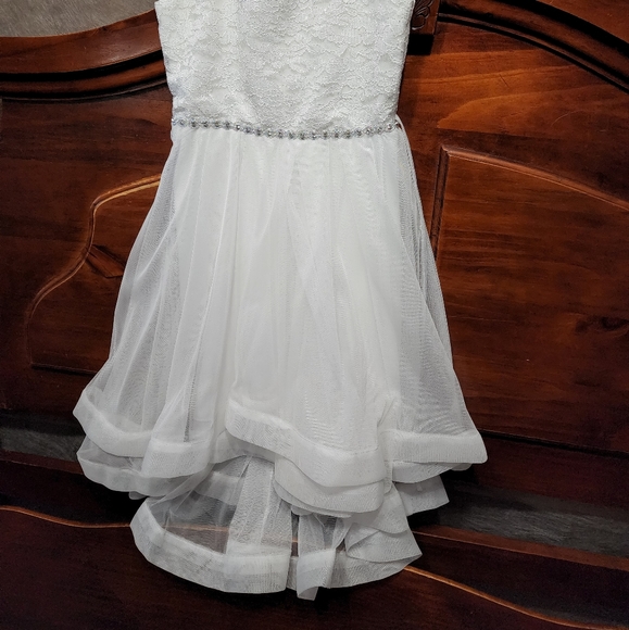 Beautiful White High-Low formal dress for little girl. Size 10 in girls - Picture 3 of 4